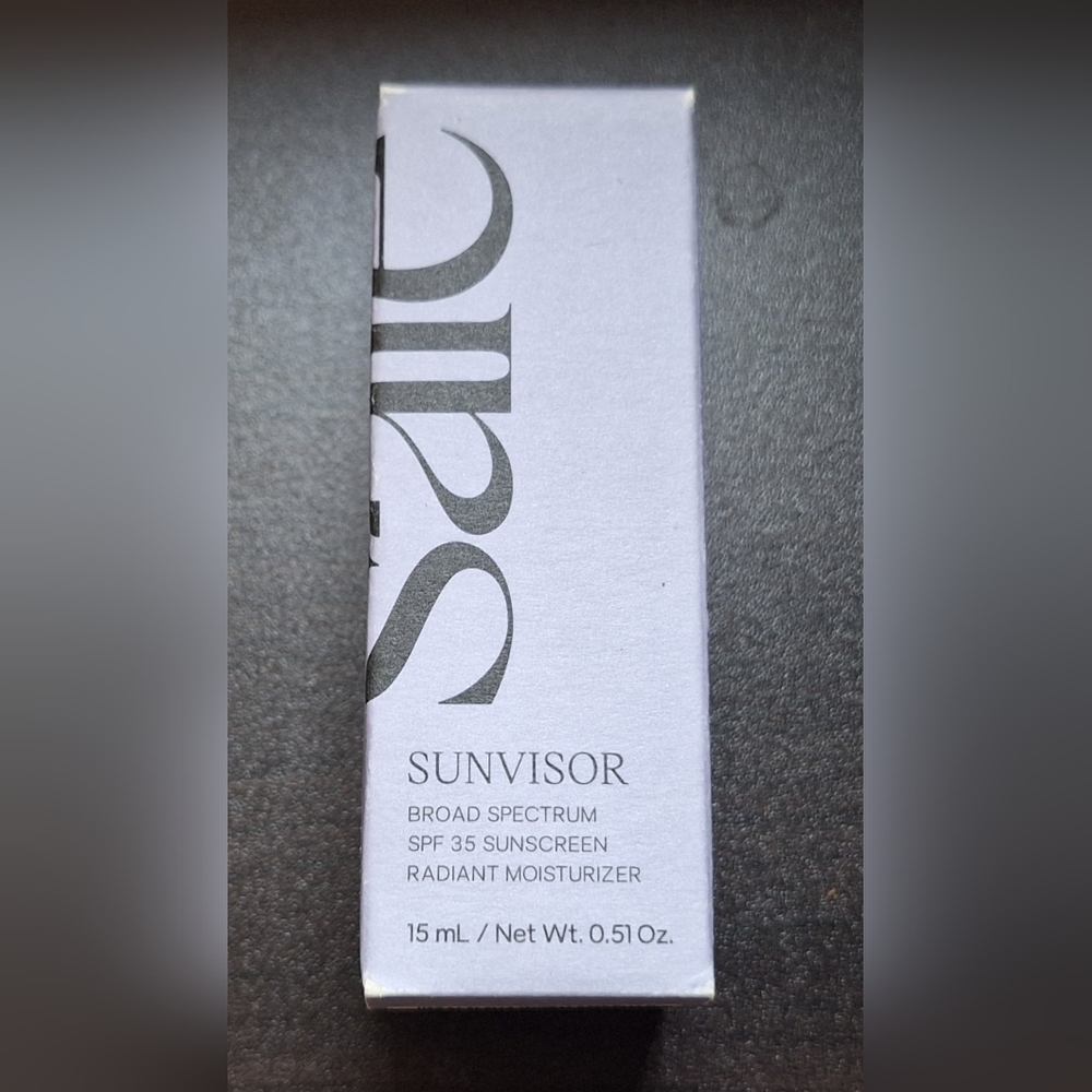 Saie Sunvisor Broad Spectrum SPF 35 Sunscreen Radiant Moisturizer
